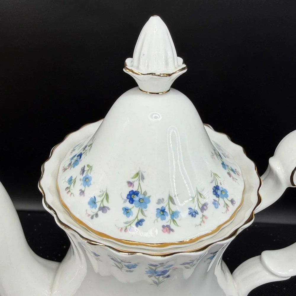 Royal Albert Memory Lane Coffee Pot Teapot Fine Bone China‎ Blue Floral England